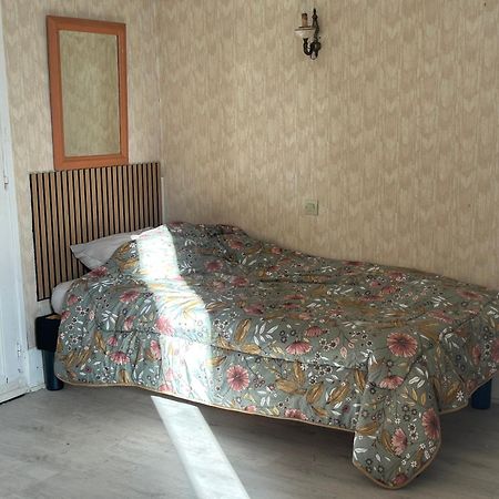 Chambre 3 Montceau-les-Mines Luaran gambar